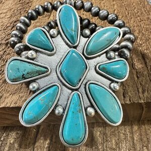 Handmade Navajo Turquoise Stretch Bracelet 711287 Unique Design
